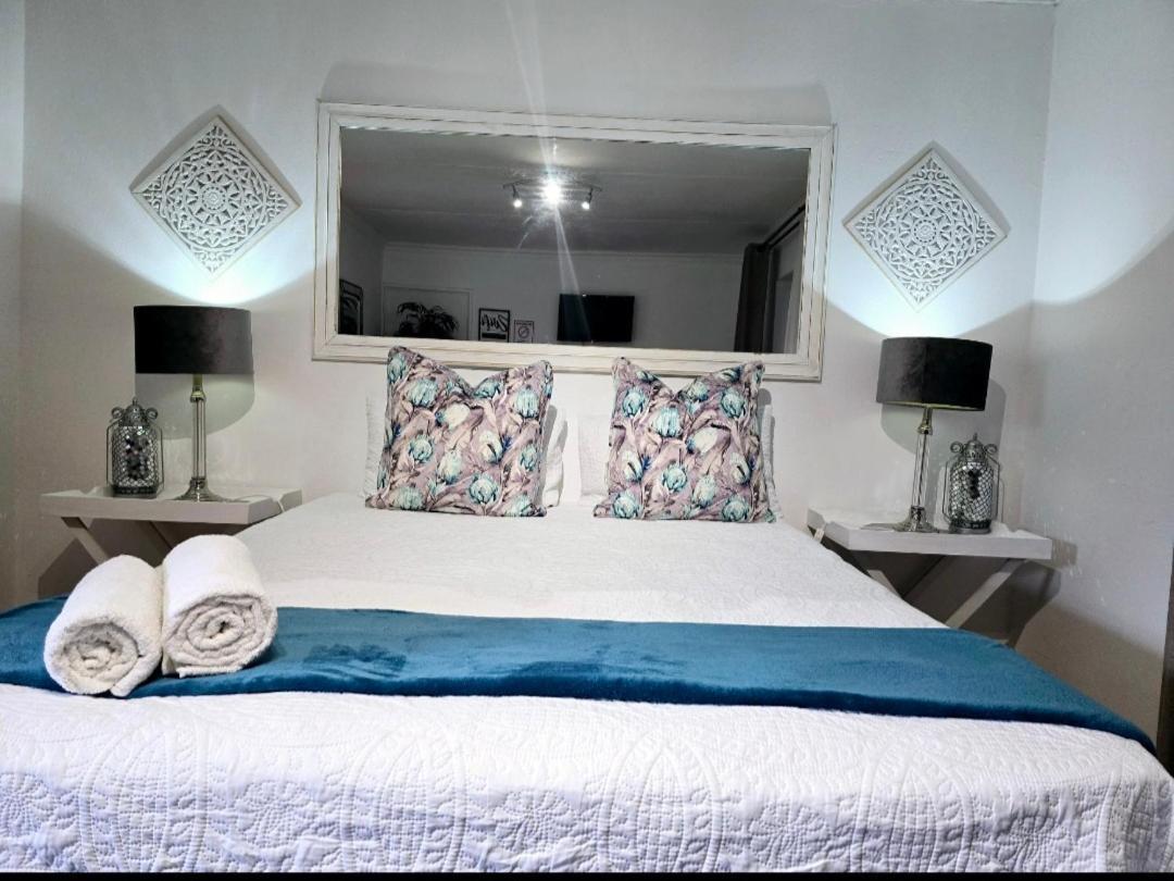 Zhantique Guest House 1- Unit 5 Боксбург Екстериор снимка