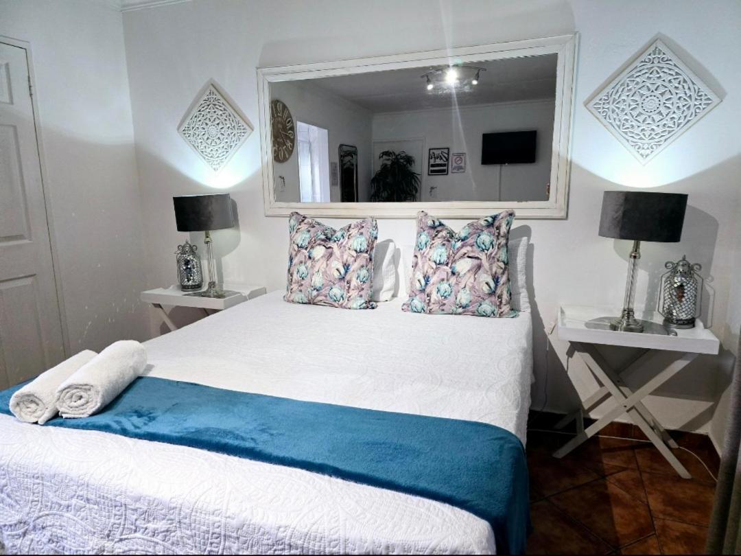 Zhantique Guest House 1- Unit 5 Боксбург Екстериор снимка
