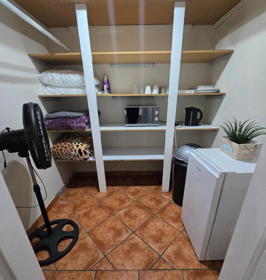 Zhantique Guest House 1- Unit 5 Боксбург Екстериор снимка